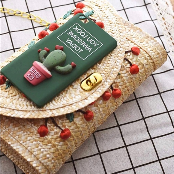 Maison De Robes Cherry 🍒 Handbag With Gold Chain - Picture 5 of 5